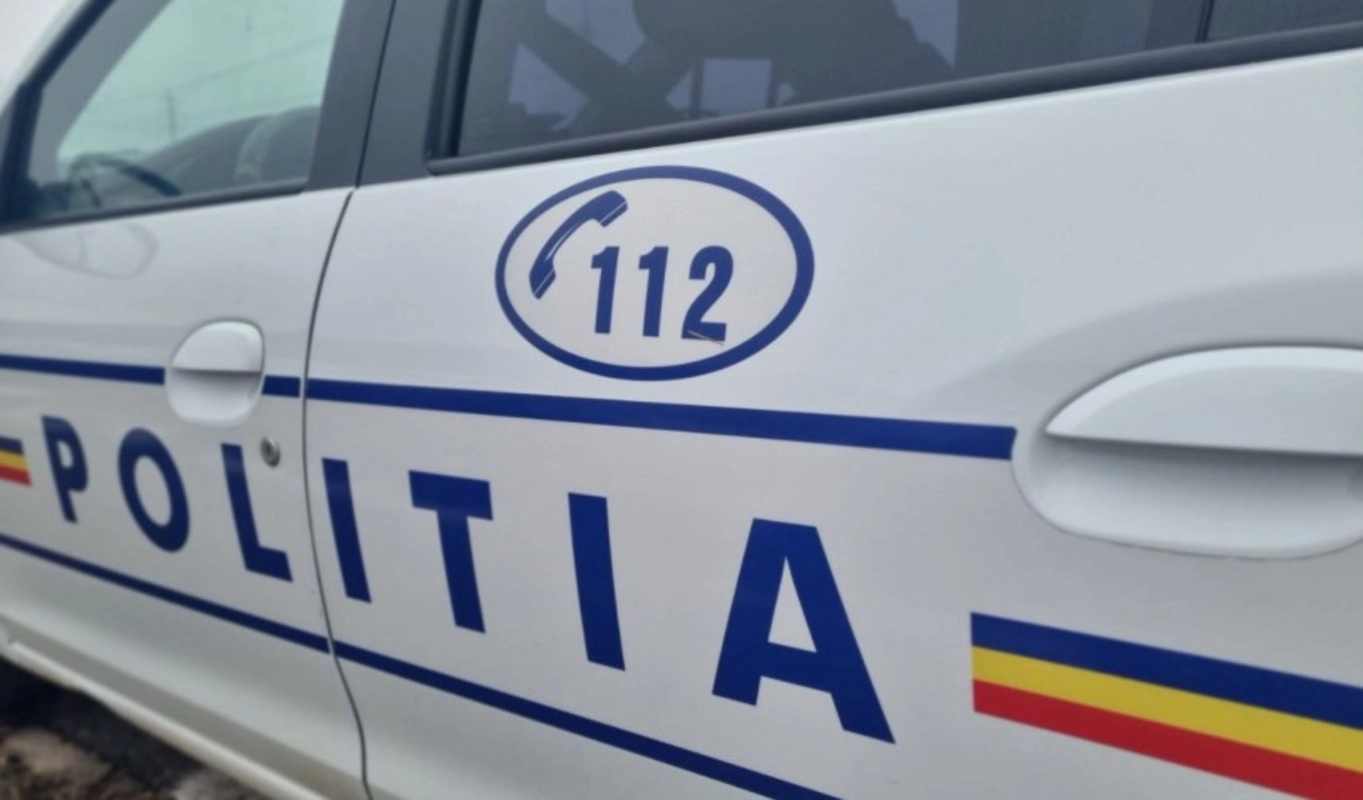 VIDEO Atac la un post de poliție din Mehedinți: Au intervenit mascații și jandarmii