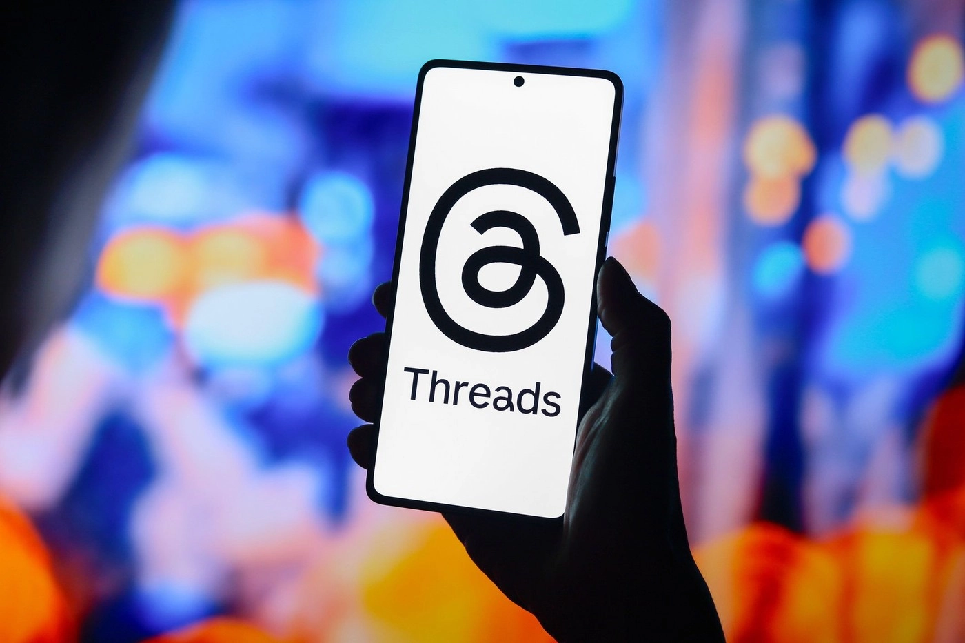 Platforma socială Threads, deținută de Meta, a ajuns să înregistreze mai multă utilizare zilnică pe dispozitive mobile decât rețeaua X