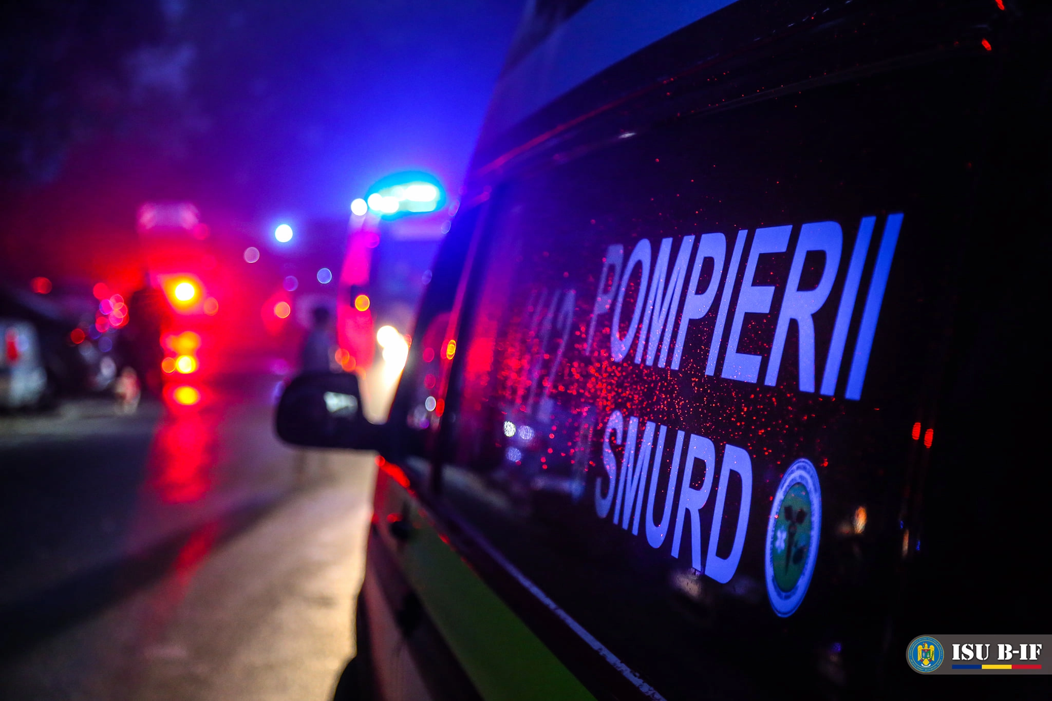 Accident frontal în Caraș-Severin: O femeie și doi copii, răniți