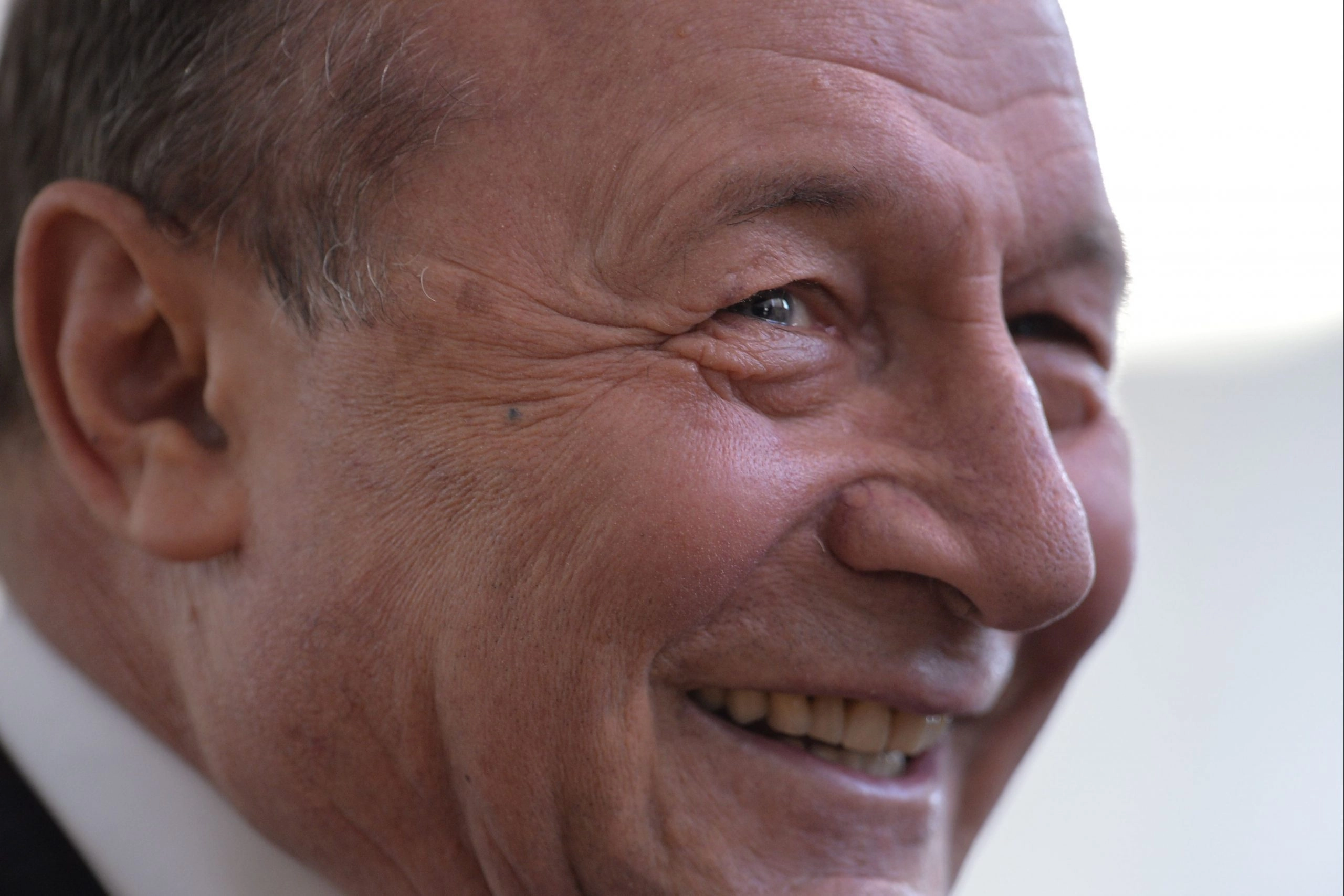Traian Băsescu, reacție ironică după anunțul lui Nicușor Dan privind implicarea SRI în lupta anticorupție: 'Prefer să privesc. În România nu mai există corupție'