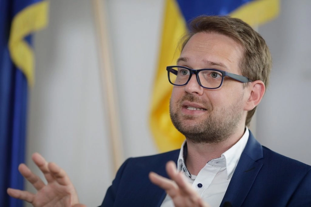Dominic Fritz refuză să schimbe propunerea pentru Avocatul Poporului, după atacul lui Grindeanu: Noi nu ascultăm comenzi politice