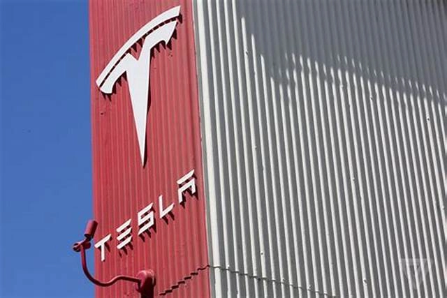 VIDEO Un clip teaser publicat de Tesla pe X stârneşte speculaţii despre un nou model de mașină