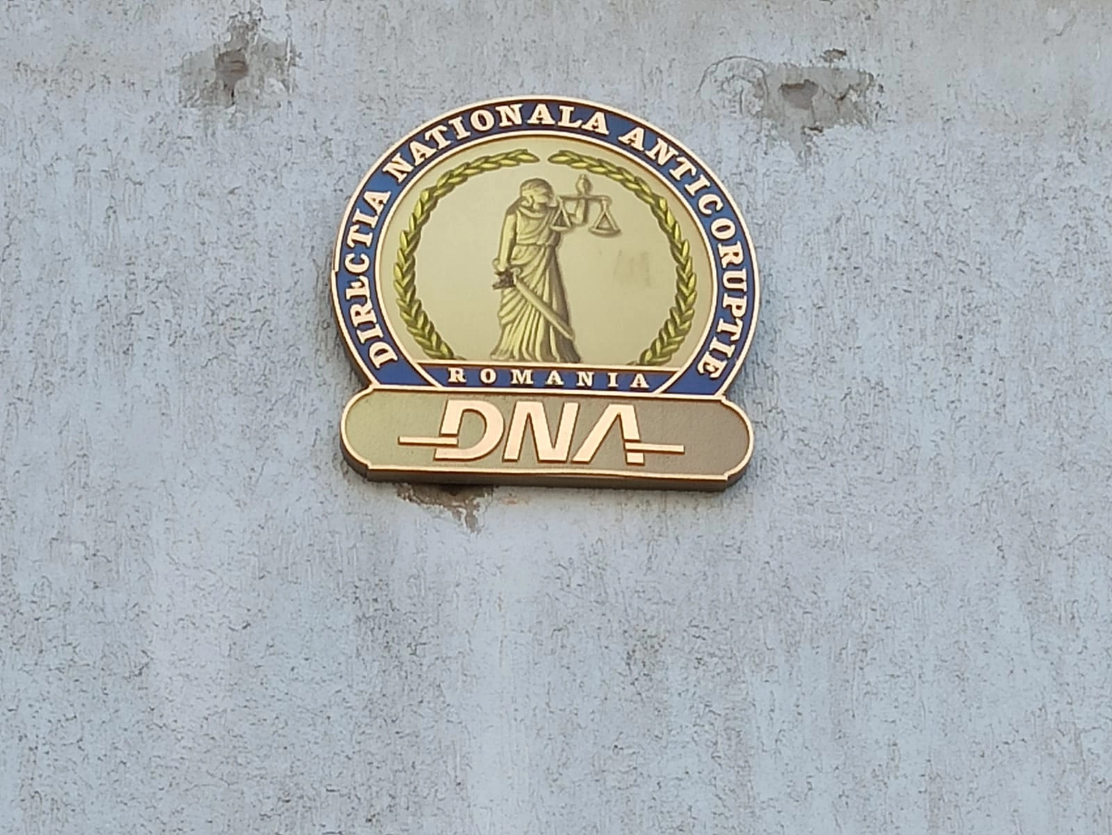 Șefa DSP Brașov a fost săltată de DNA și pusă sub control judiciar: Dădea informații pe servicii gratuite
