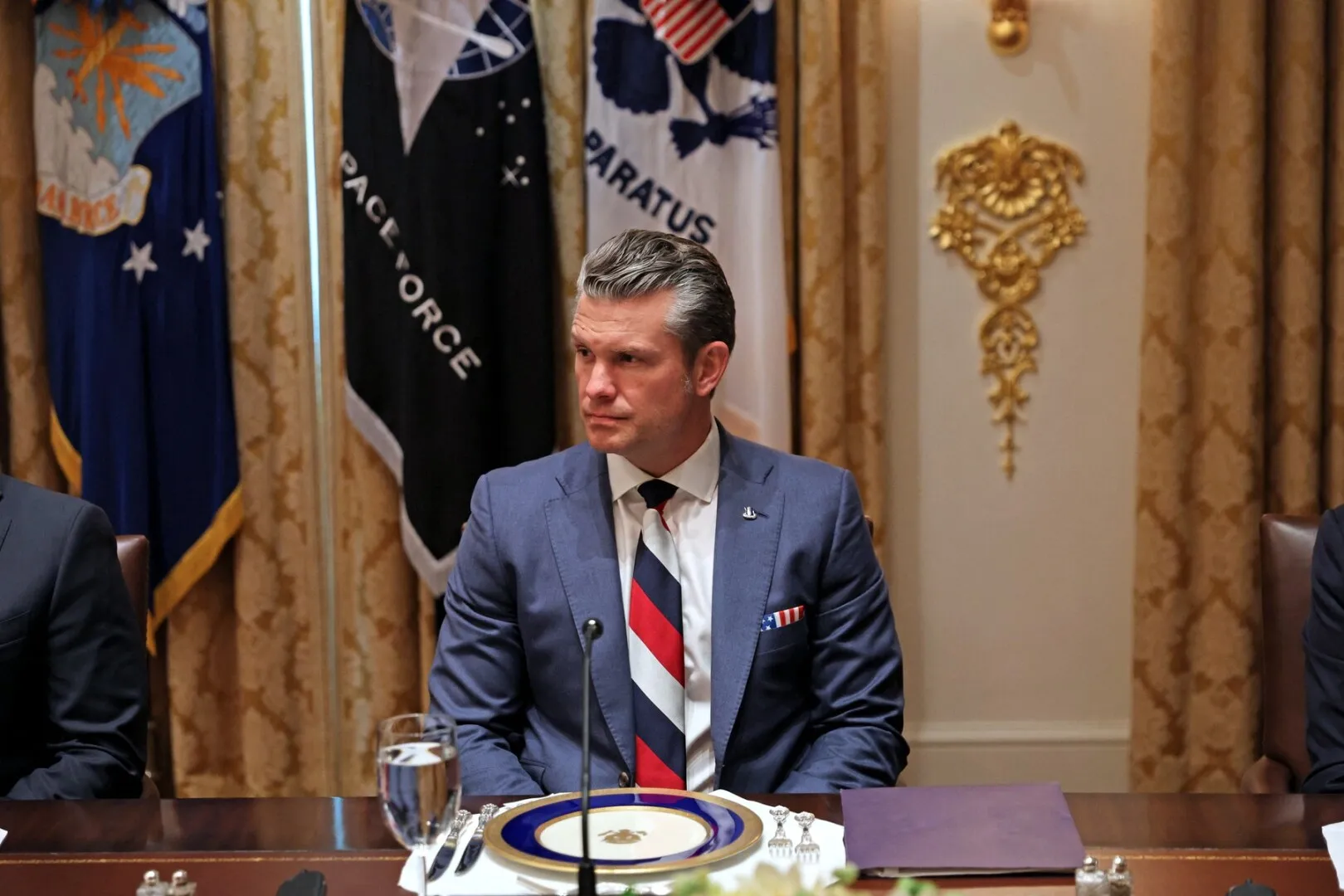 Crimă de război în Caraibe? Ordinul secret atribuit lui Pete Hegseth zguduie Washingtonul – Trump și Casa Albă se contrazic frontal
