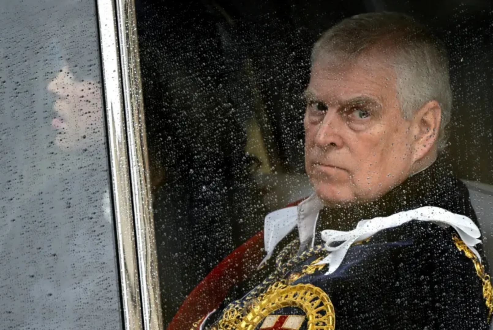 Prinţul Andrew ar pute să fie obligat să se mute din Royal Lodge. Presiuni asupra familiei regale