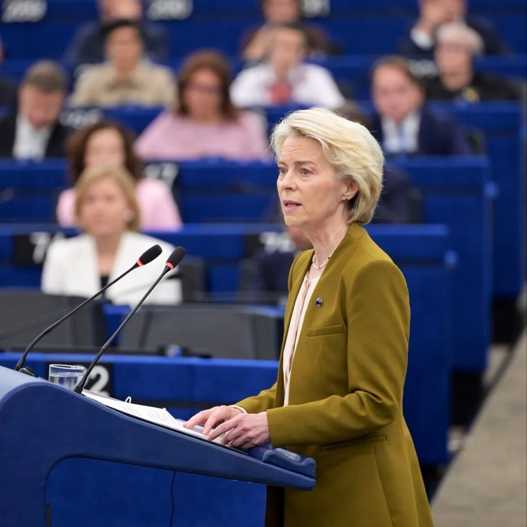 Ursula von der Leyen, între colții politicii europene: vânată, dar de neclintit pentru moment