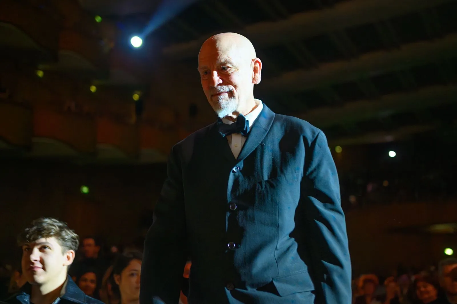 John Malkovich, celebrul actor care spune că are origini românești, impresionat de două orașe din țara noastră: 'E o nebunie'