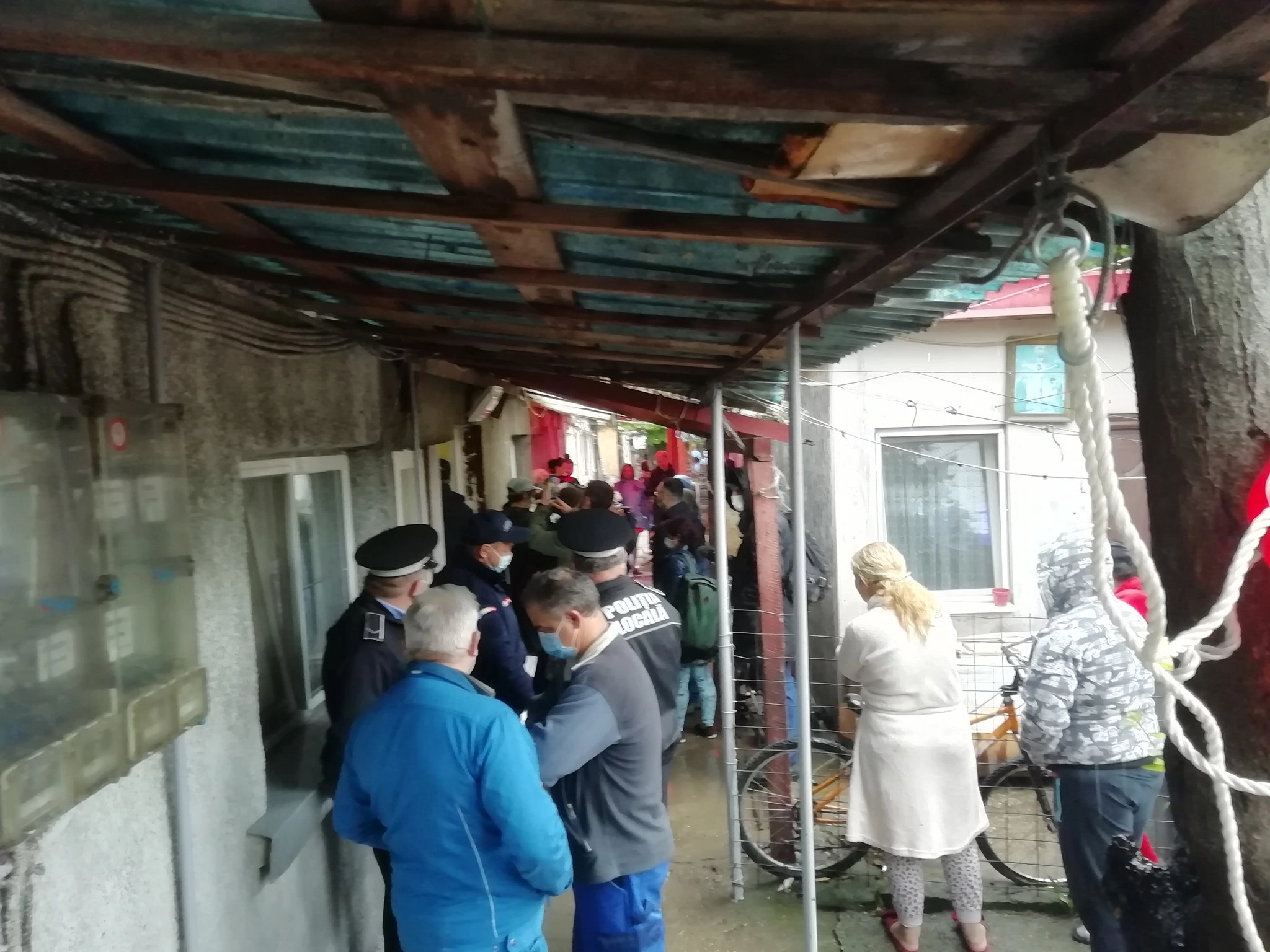 Incendiu într-un bloc din Craiova. 40 de oameni, evacuați