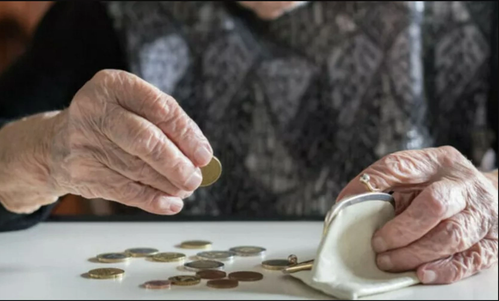 Diferențele care spulberă speranțele pensionarilor români: Decalajul față de alte țări europene se adâncește