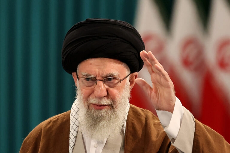 Cine este Ayatollahul Ali Khamenei, liderul suprem al Iranului: Putere, influență și conducere