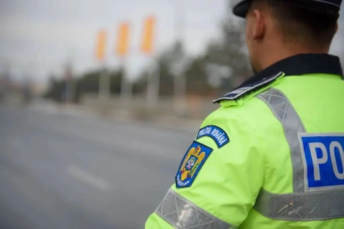 Șofer fără permis, oprit cu focuri de armă de polițiști