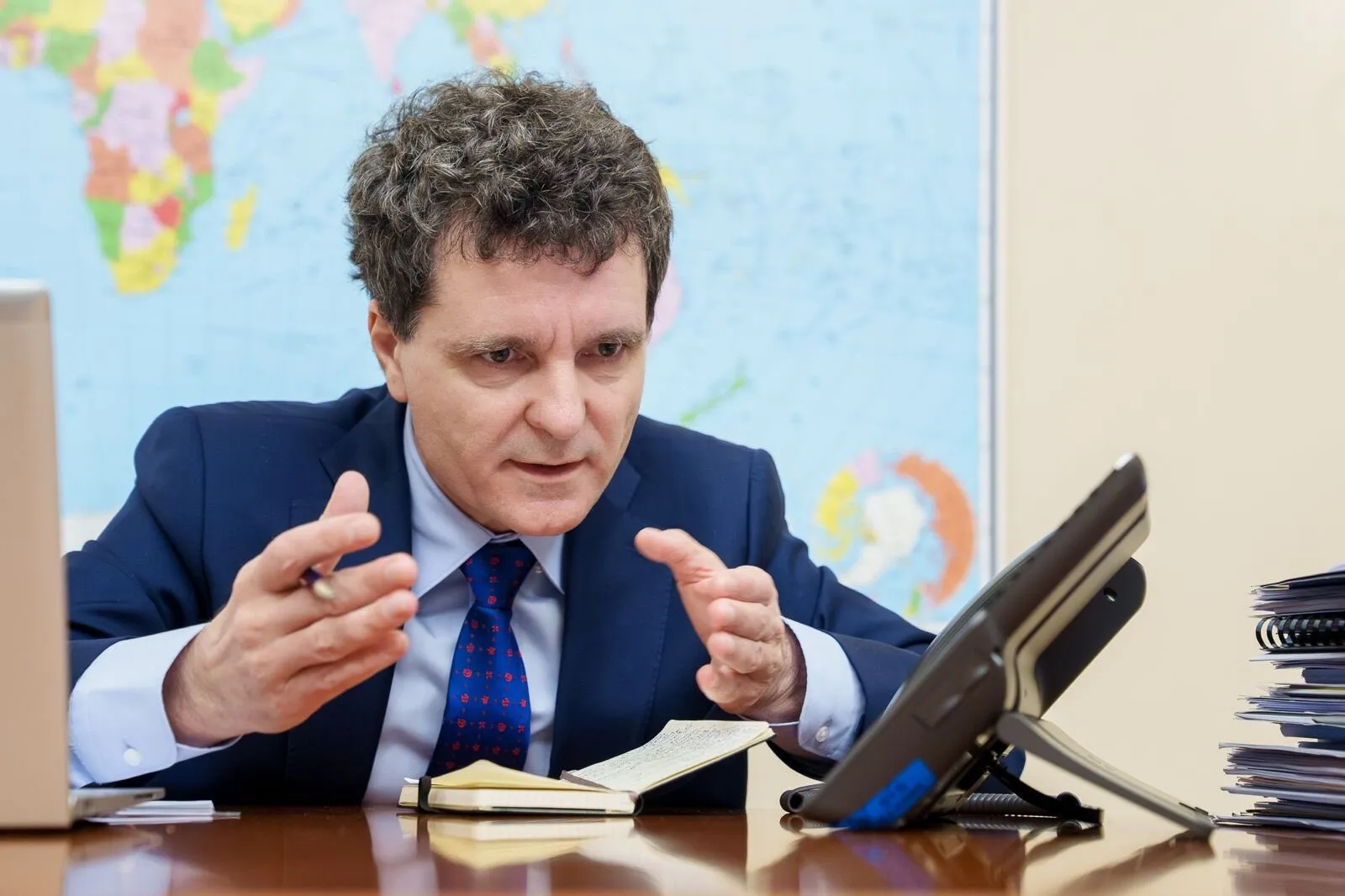 Nicușor Dan anunță că a vorbit la telefon cu Zelenski: „Ucraina trebuie să câştige acest război”