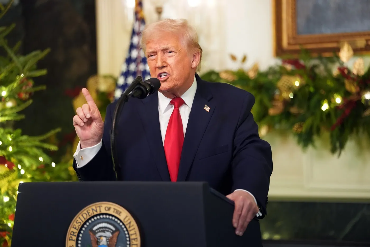 O victimă din dosarul Epstein spune că i-a fost prezentată lui Donald Trump la 14 ani: Departamentul de Justiție face dezvăluiri