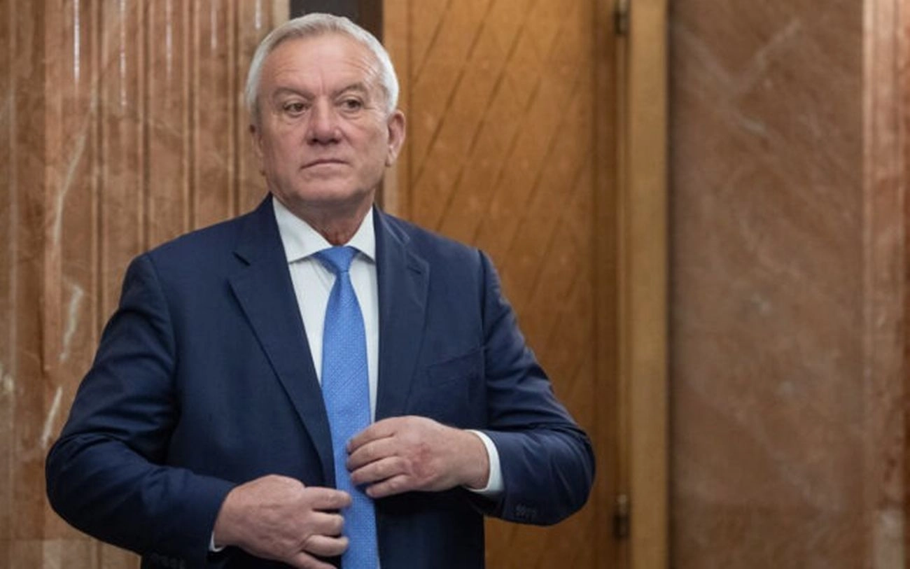 Concedieri în primării, dar nu și pentru amante. Ce spun doi edili despre angajările din instituțiile pe care le conduc: Cât timp își face treaba…