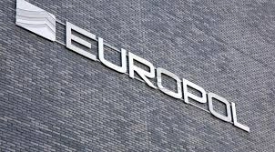 Minori recrutați pentru asasinate: Europol vine cu ultimele date despre mega-operațiunea care a dus la reținerea a zeci de suspecți