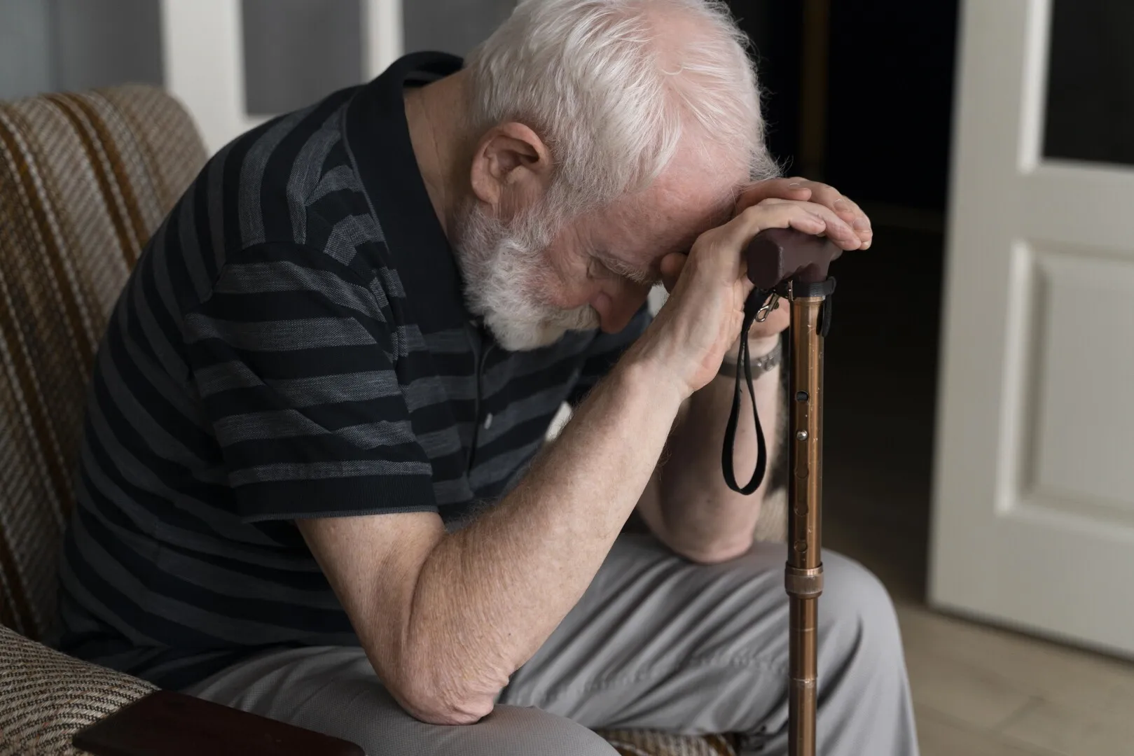 Probleme pentru zeci de mii de români care nu pot ieși la pensie: Lipsa unui document extrem de important le blochează dosarul