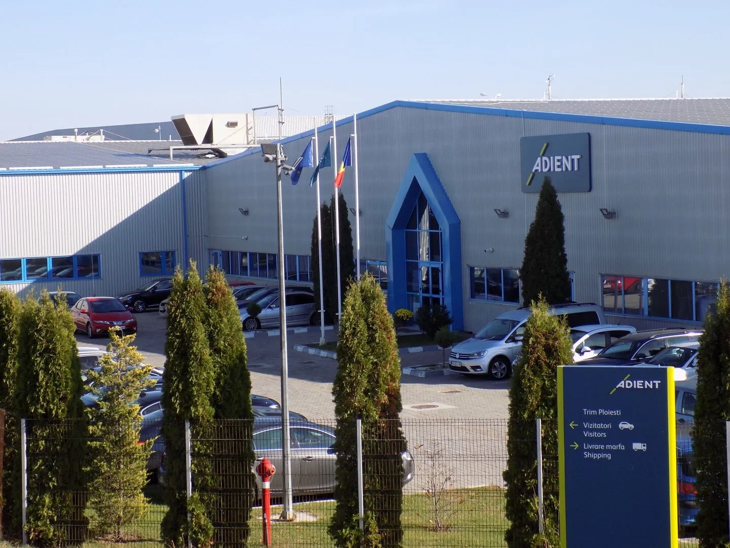 Unul dintre liderii globali ai industriei auto închide fabrica din România. 1000 de angajați vor fi concediați până în 2027