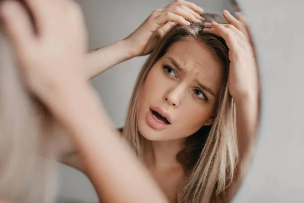 Un semn al bolii Parkinson s-ar putea ascunde în păr, arată un nou studiu