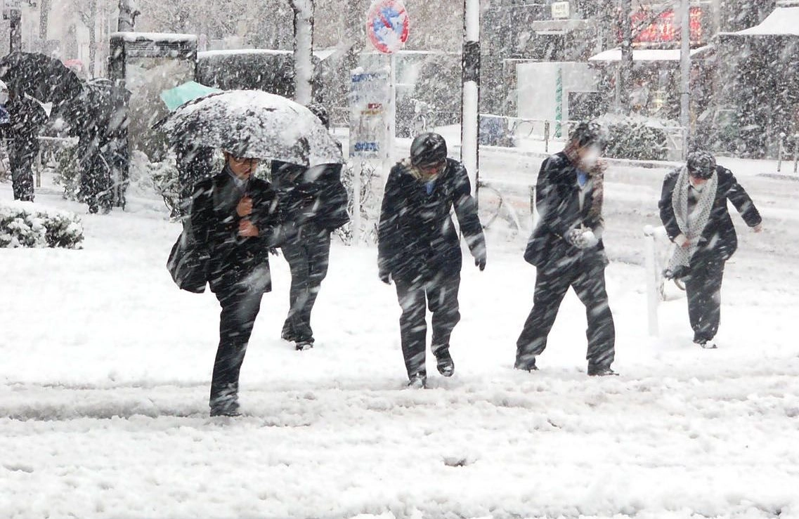 Iarna se dezlănțuie! Cod portocaliu și galben de vreme rea în următoarele ore: meteorologii au actualizat prognoza