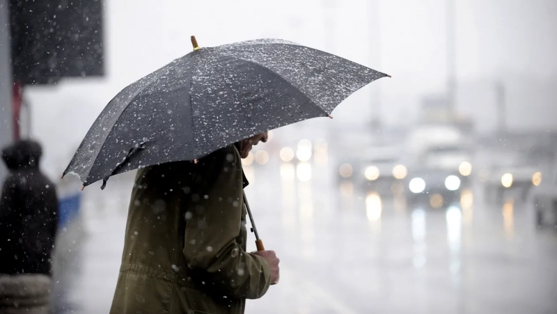 Meteorologii au emis cod galben și portocaliu de ninsori abundente și lapoviță în mare parte de ţară: zonele vizate