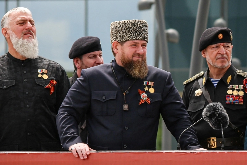 Apariție neașteptată a liderului cecen Ramzan Kadîrov după ce ucrainenii au spus că e în comă: 'Mă văd la TV, dar spun că sunt pe moarte'
