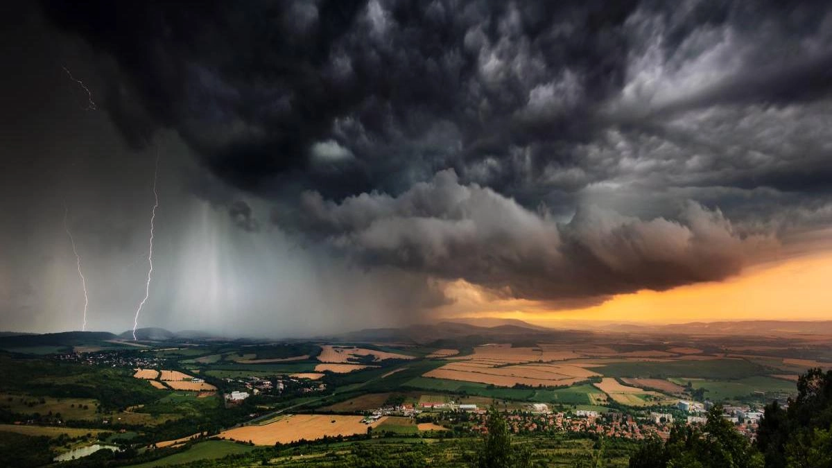 Meteorologii ANM trag un puternic semnal de alarmă: Fenomenele extreme care lovesc România schimbă modelul climatic din țara noastră
