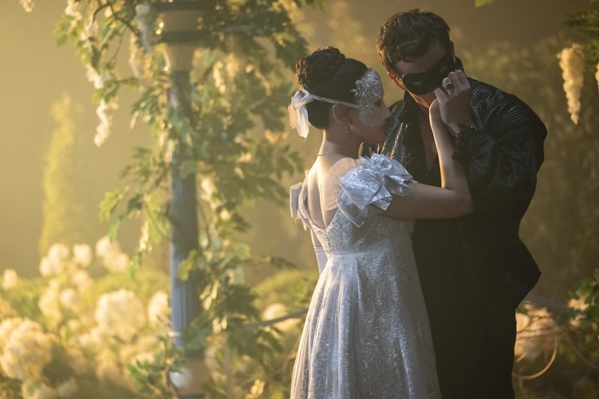 VIDEO Cine este Luke Thompson, protagonistul noului sezon 'Bridgerton'