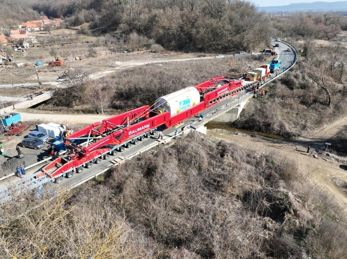 Infotrafic anunță transporturi agabaritice, miercuri, în partea de vest a ţării