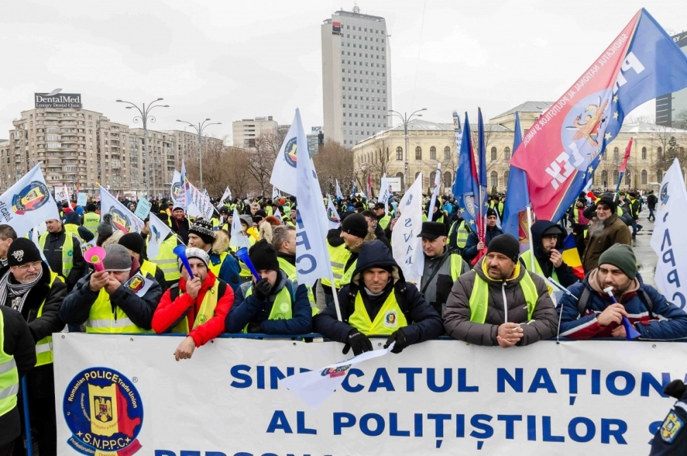 Alarmă în MAI și Armată: peste 23.000 de militari și polițiști ar putea părăsi sistemul dacă se umblă la pensii, avertizează sindicatele