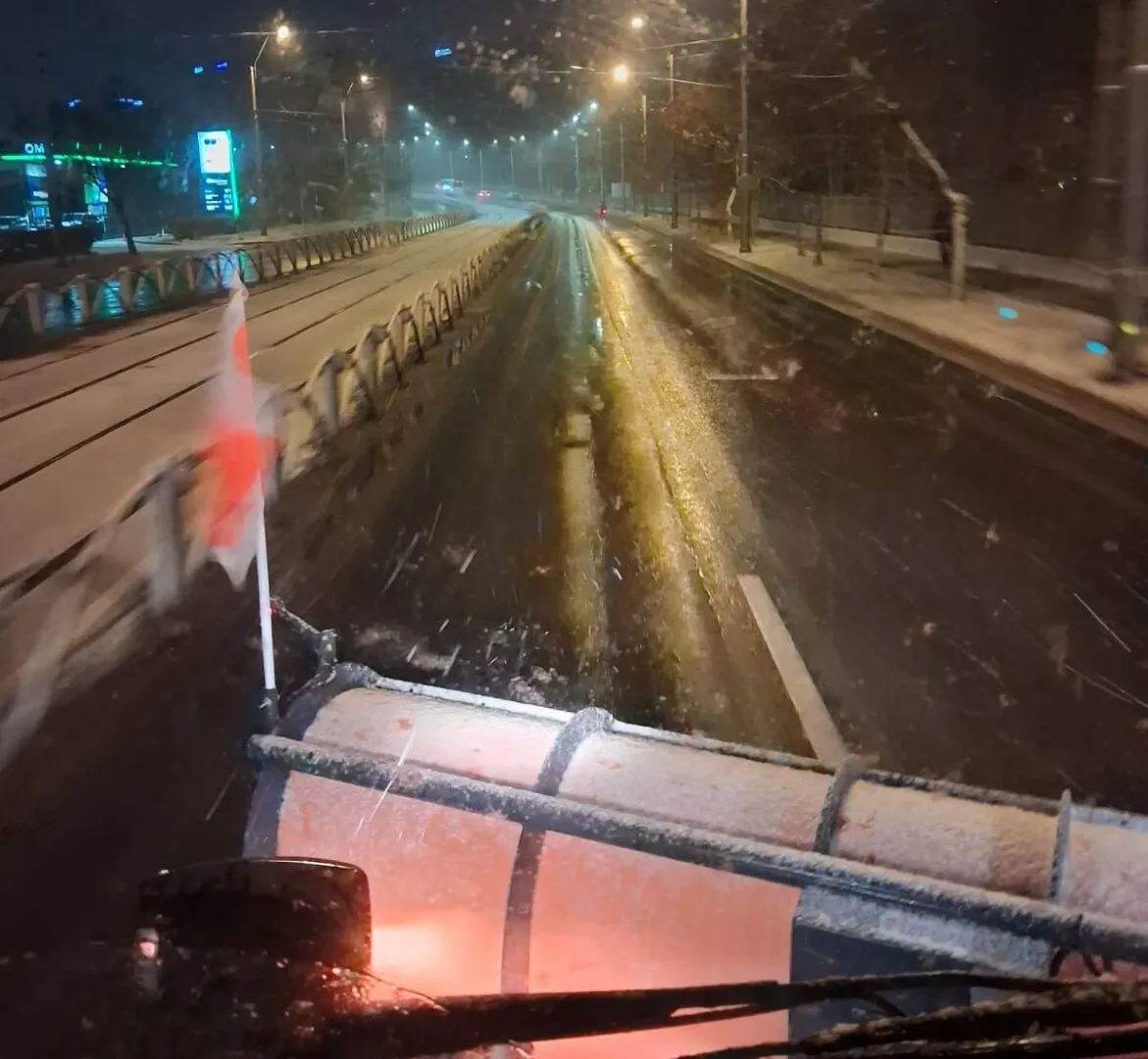 Ninsorile au revenit în forță: În București ninge încă de la prima oră. Meteorologii nu au deloc vești bune