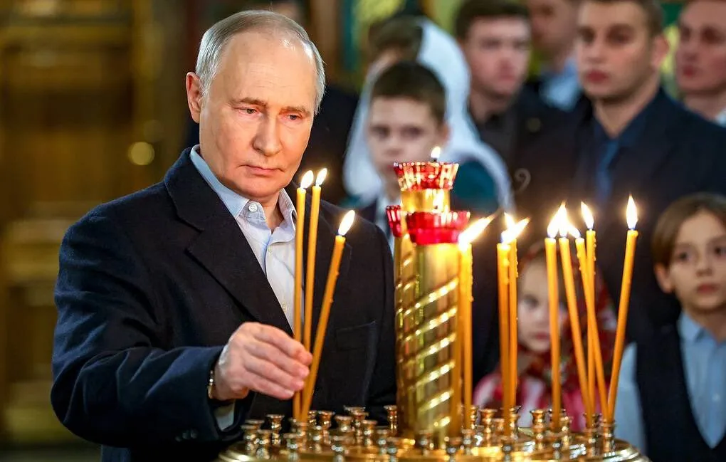 VIDEO Putin a participat toată noaptea la slujba de Crăciun. Mesaj pentru toți creștinii: „Sănătate, succes şi toate cele bune!”