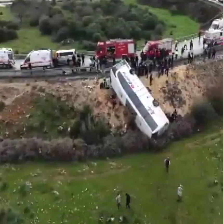 VIDEO Accident înfiorător în Antalya – Zeci de victime după ce un autobuz s-a răsturnat