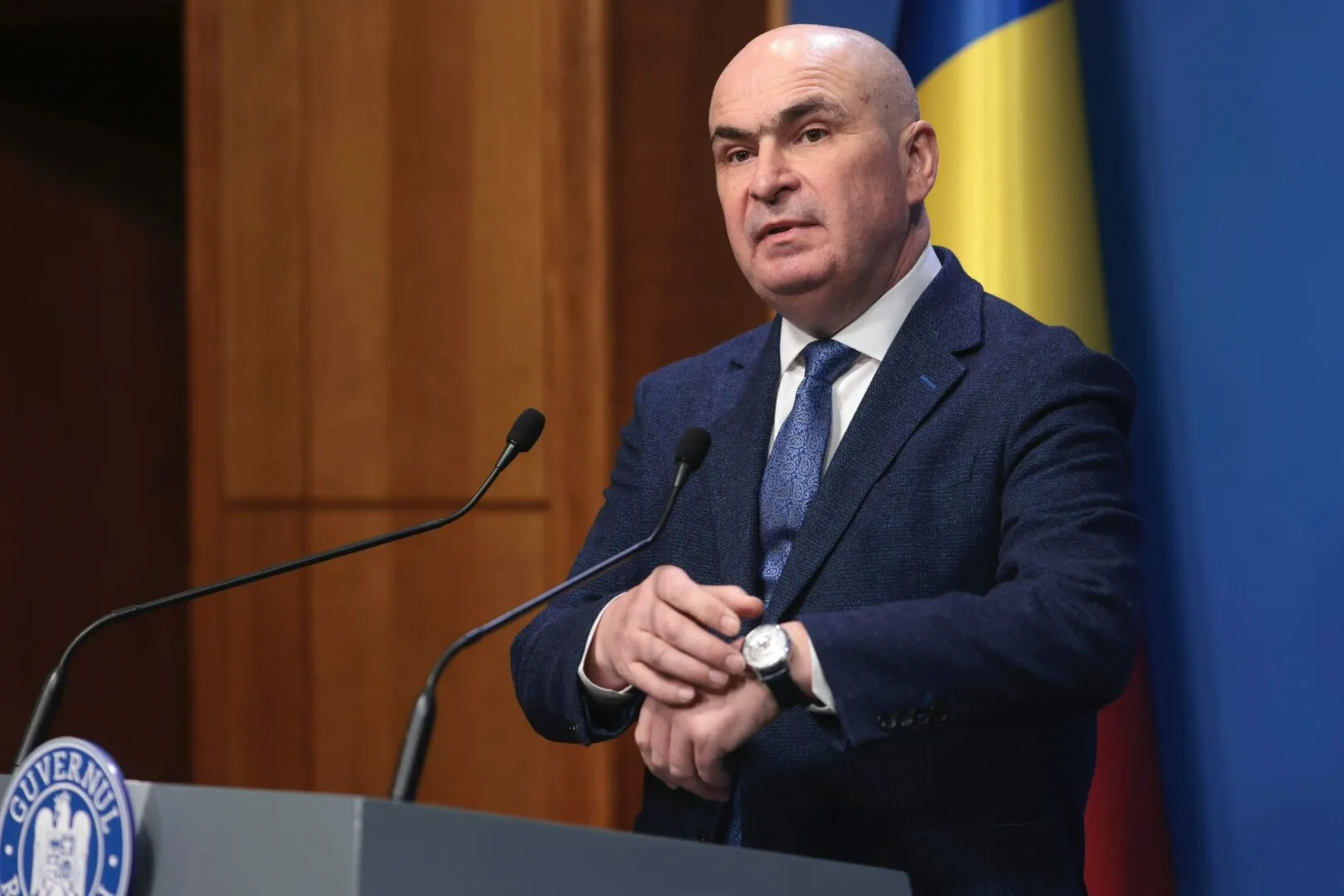 Întâlnire tensionată la Palatul Victoria: ce le-a transmis Bolojan sindicatelor din energie, care protestează în stradă