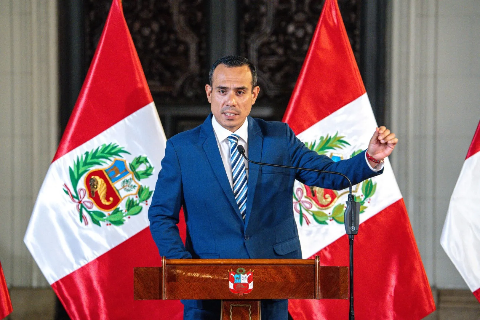 Parlamentul din Peru a votat destituirea preşedintelui interimar José Jeri, la numai patru luni după ce a fost instalat în funcţie