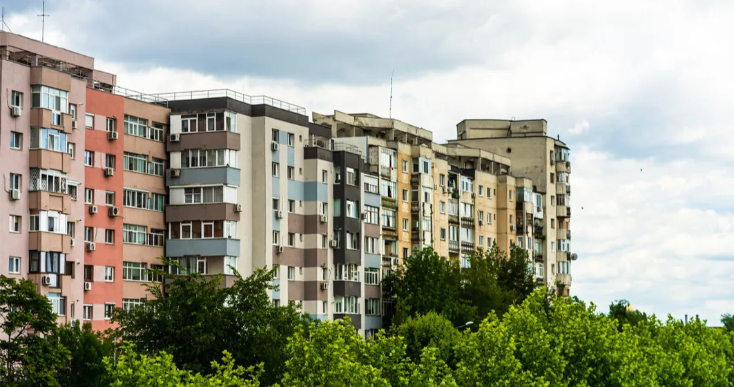 Paradoxul Bucureștiului: de ce crește numărul locuințelor neocupate într-o piață blocată?