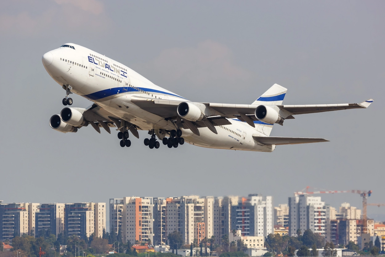Autoritatea israeliană pentru concurenţă intenţionează să amendeze El Al Israel Airlines cu 39 de milioane de dolari pentru practici de suprataxare în timpul războiului