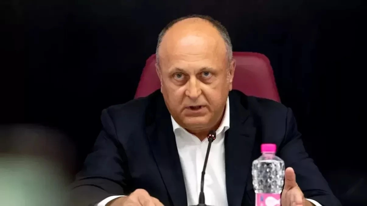 Afaceriștii apropiați de Bolojan izbucnesc după analizarea măsurilor PSD pentru redresarea economiei, în Consiliul Tripartit: Au impact limitat