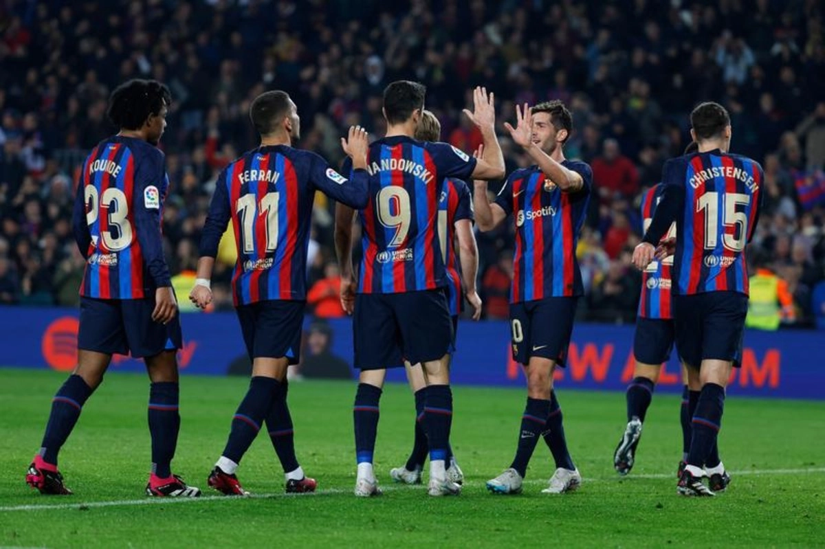 FC Barcelona învinge Atletico Madrid cu 3-0, dar madrilenii merg în finală