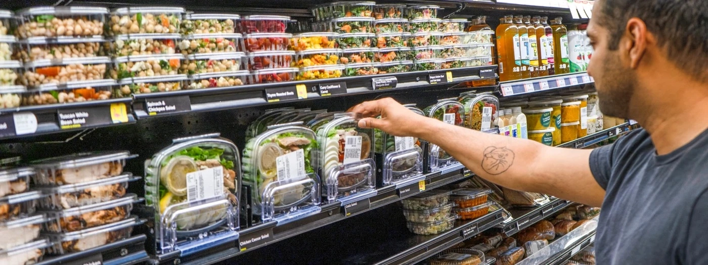 Salata la pungă, pericol sau alarmă falsă? Când este sigură pentru consum și când trebuie evitată – explicațiile unui virolog italian