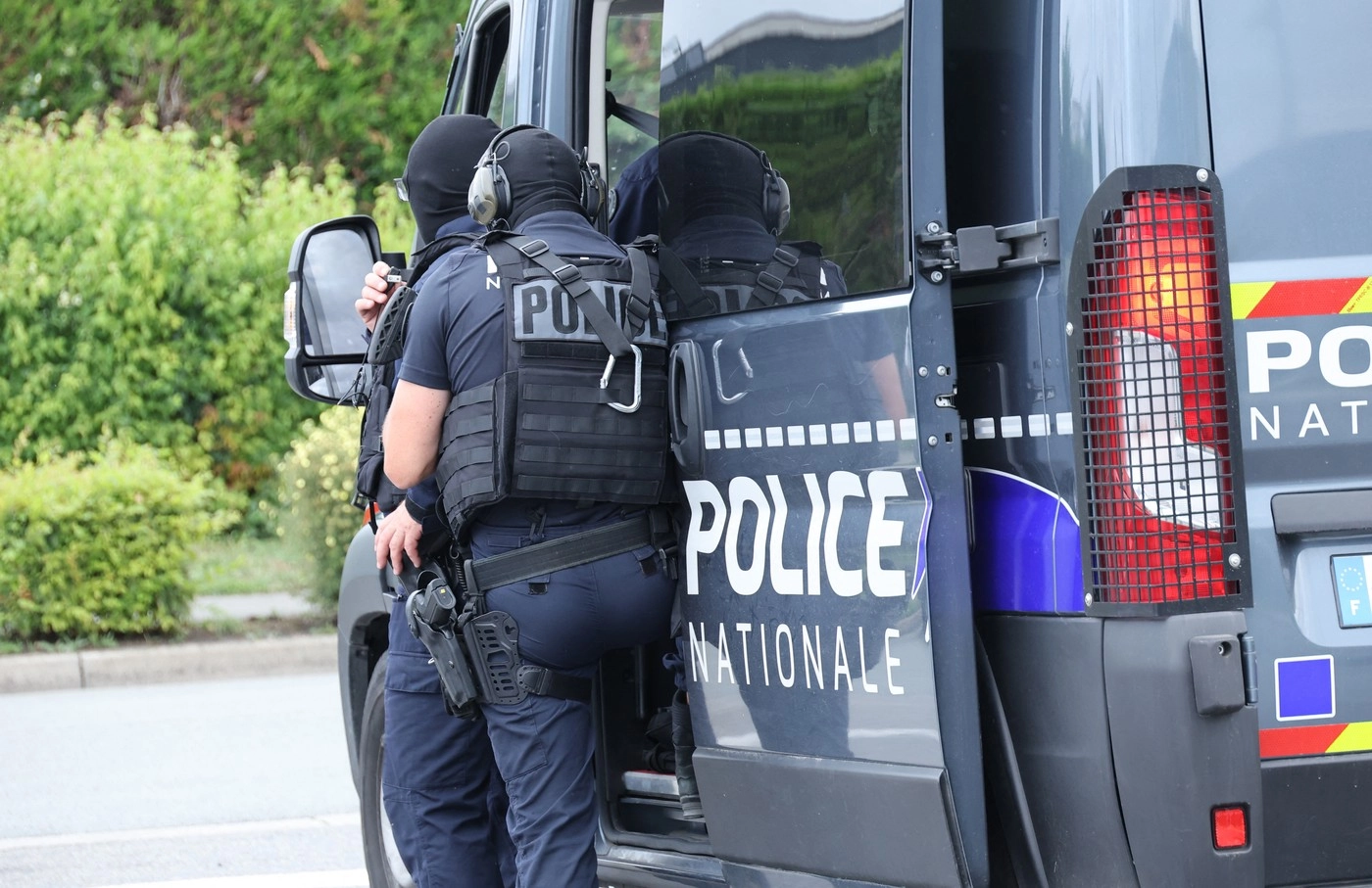 Schimburi de focuri într-un oraș din Franța – Un bărbat de 78 de ani s-a baricadat în casă și a deschis focul