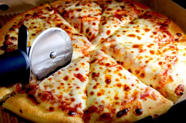 Criză de proporții: Una dintre cele mai vechi și mai cunoscute pizzerii din România își închide mai multe restaurante