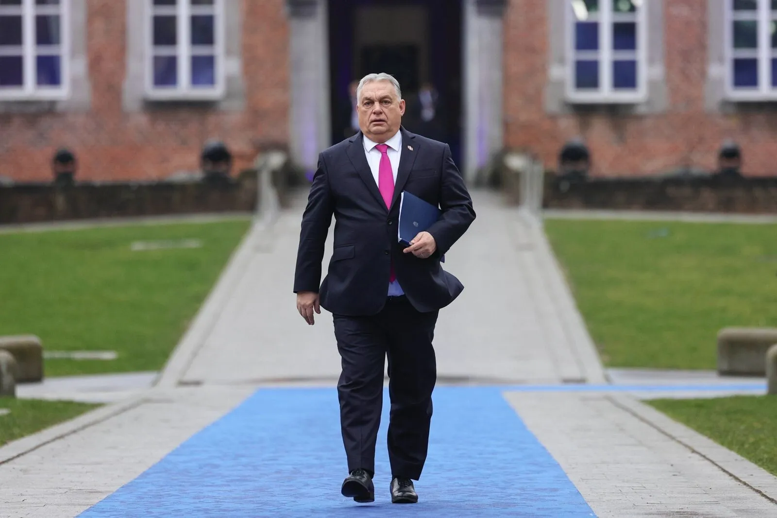 Viktor Orban: „A răspândi frica față de Vladimir Putin este primitiv și lipsit de seriozitate. Bruxellesul e o sură de pericol iminent!”