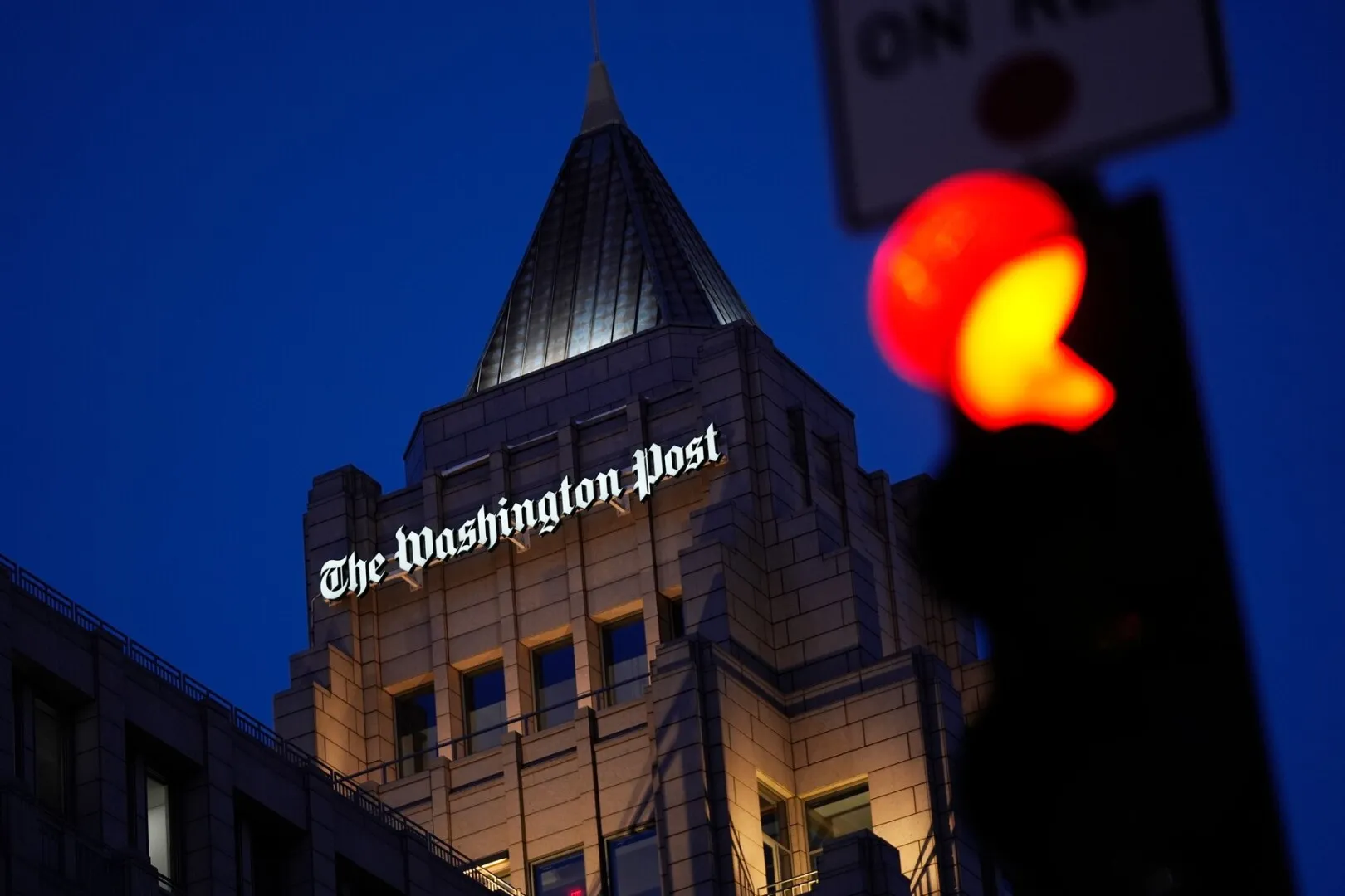 Cutremur în presa americană: Washington Post, zguduit din temelii după plecarea directorului general și concedierea a sute de jurnaliști