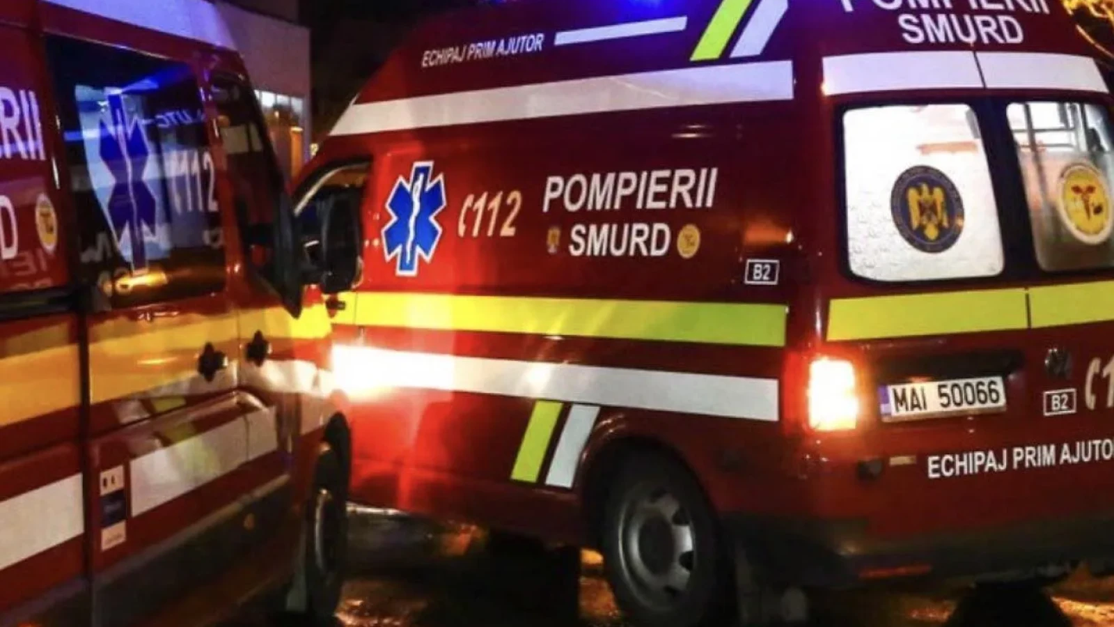 Accident groaznic pe DN 17: O mașină a lovit puternic un autobuz. Traficul rutier este complet blocat, în urma coliziunii