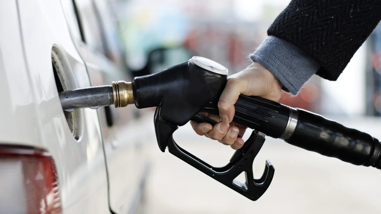 AEI: Scumpirea carburanților a fost însoțită de o creștere puternică a livrărilor către piață