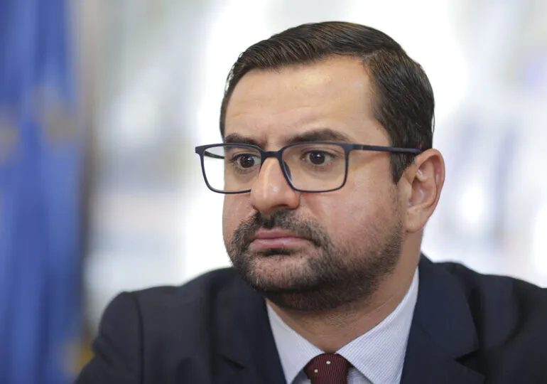 Doar închisoarea poate corecta atitudinea determinată a ex-ministrului PSD Chesnoiu – Faptele sale sunt de inițiere, dirijare și parcurs și afectează corectitudinea accesului la funcția publică și meritocrația instituțională