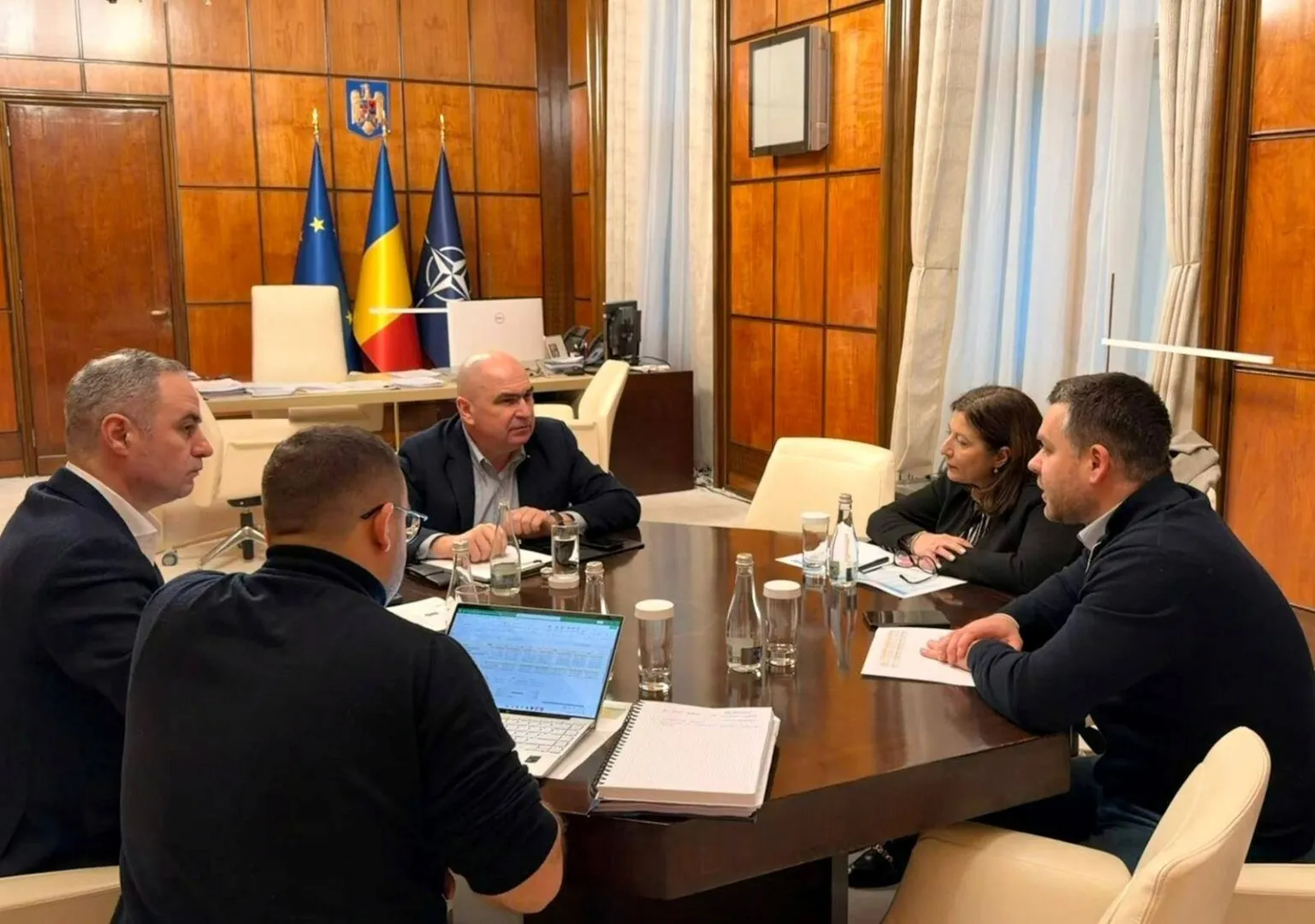 România, din nou fără buget în martie: cum au ajuns Bolojan și Nazare să repete haosul bugetar din anii ’90