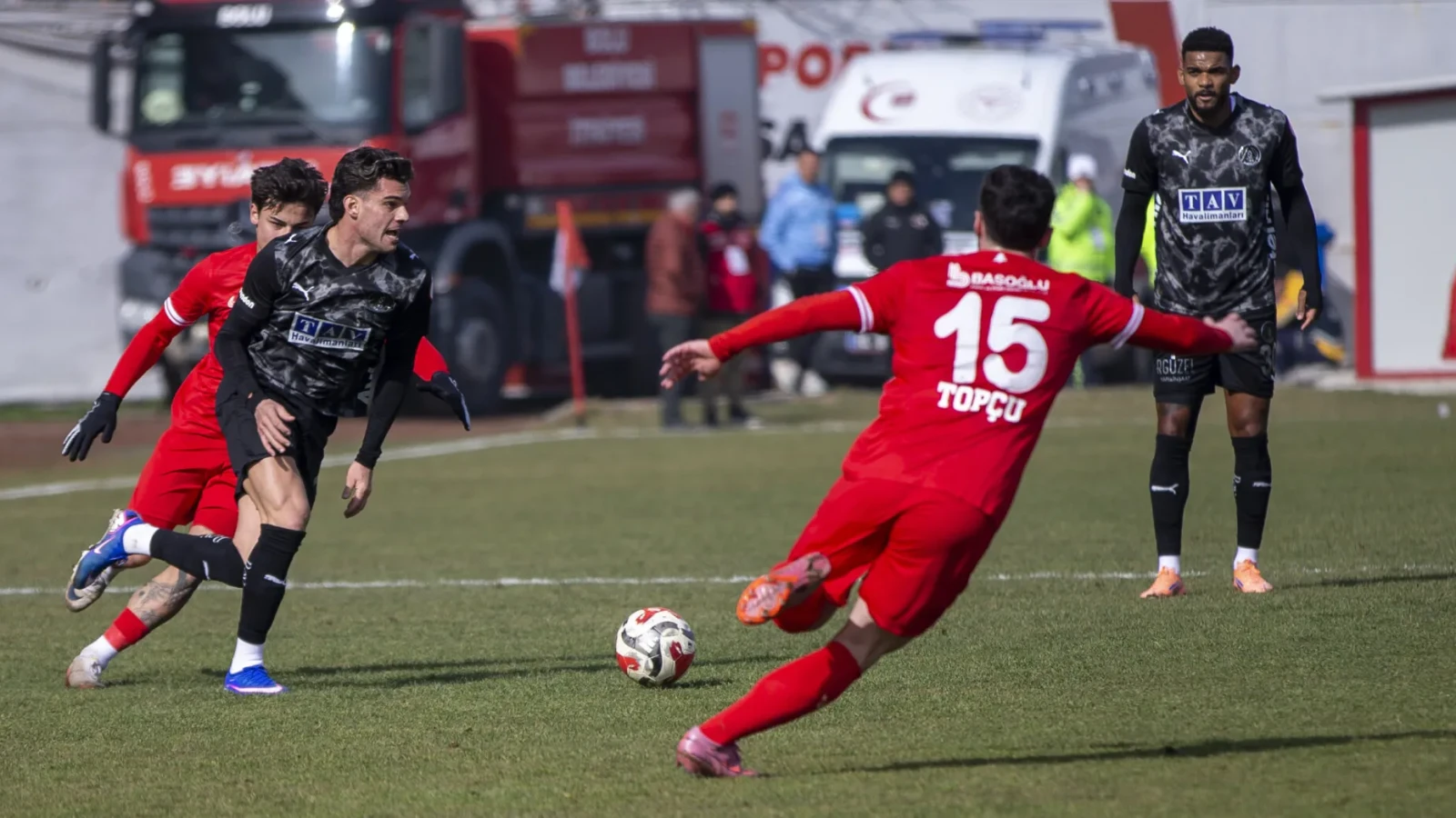 Ianis Hagi a înscris, iar Alanyaspor a făcut egal la Izmir, 2-2 cu Goztepe
