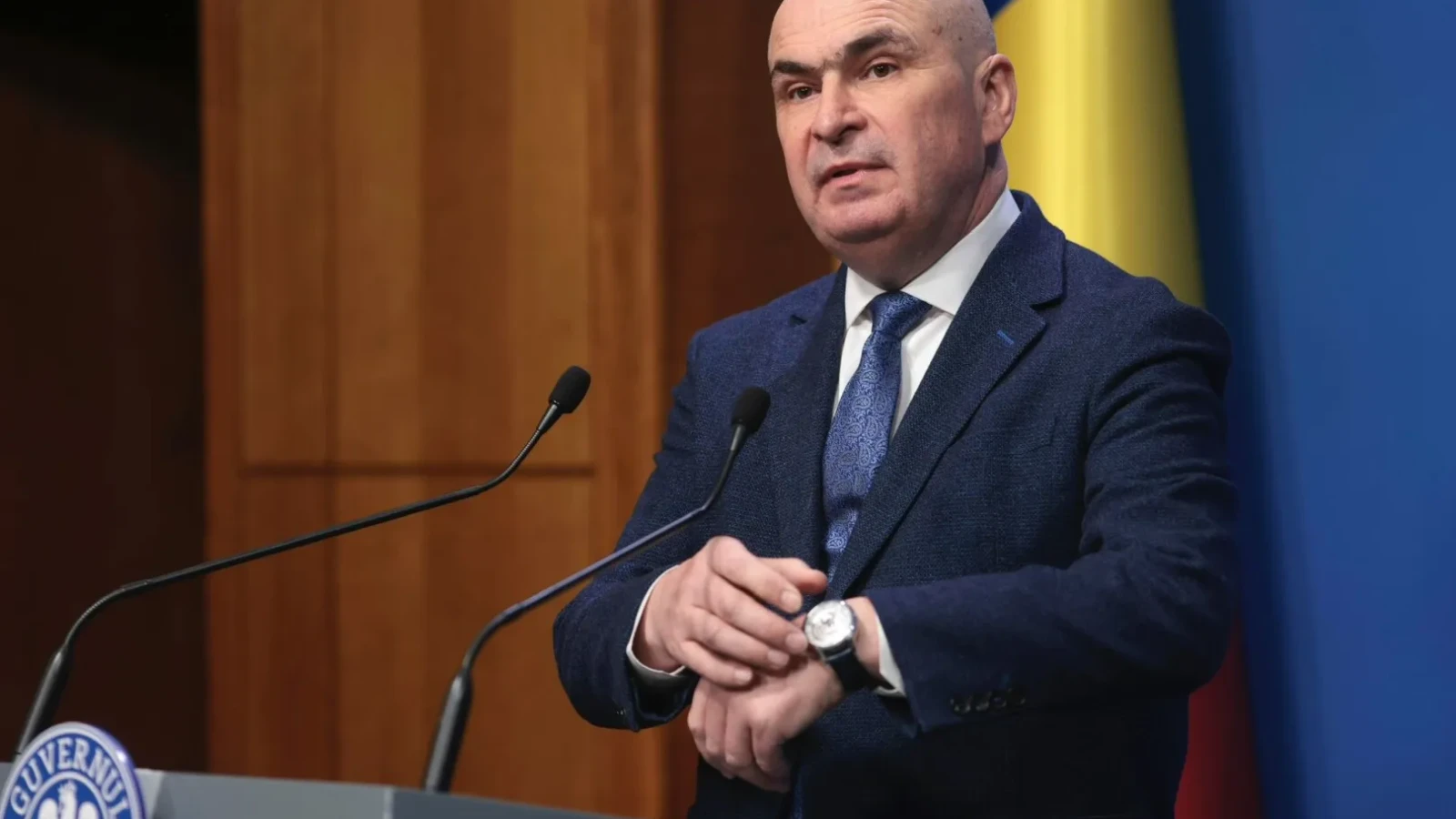 Ce se întâmplă dacă PSD iese de la guvernare: numărătoarea inversă pentru supraviețuirea lui Bolojan