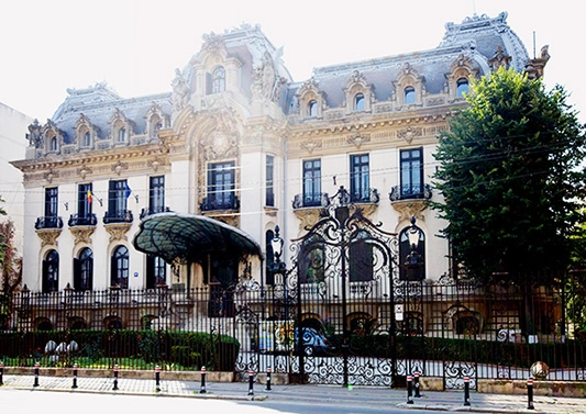 Ministerul Culturii dă asigurări: Obiectele de patrimoniu din Muzeul Naţional "George Enescu" sunt în siguranţă